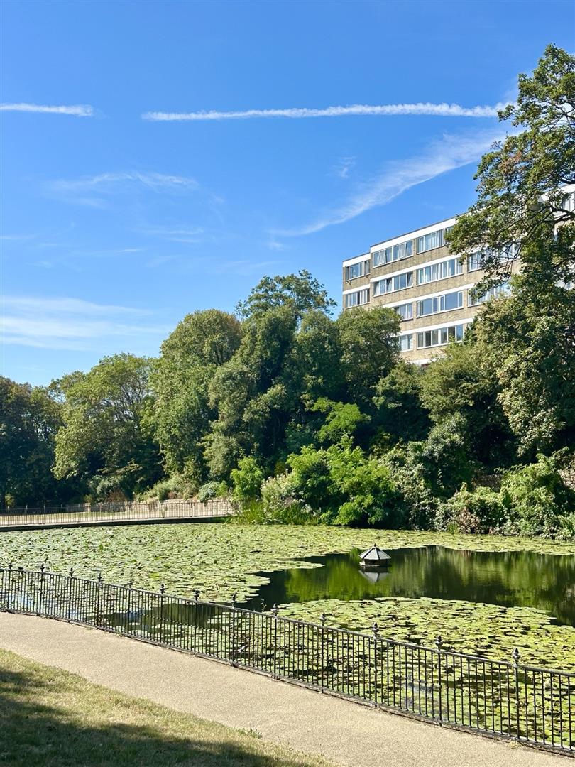 1 bed property in Quarry House, St Leonards